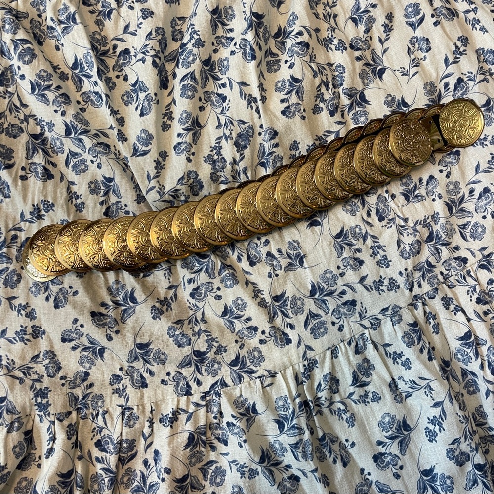 Vintage 80s: Gold Coin Belt - 26in laying flat